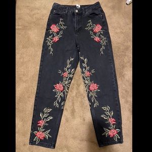 EUC Topshop Embroidered Mom Jeans